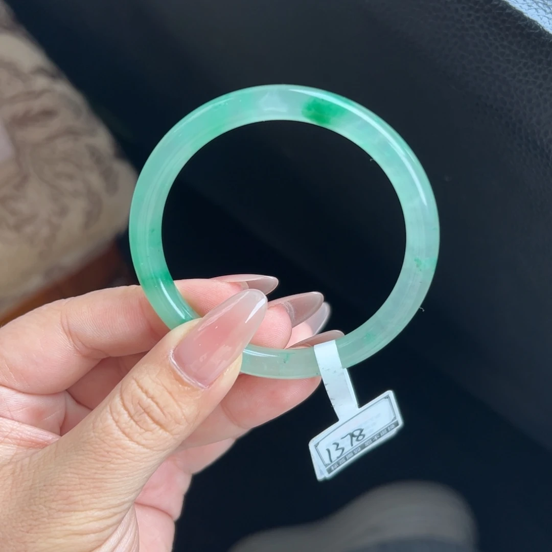 石英质玉未镶嵌手镯53.51