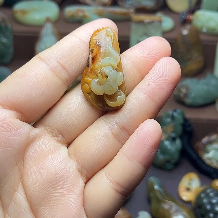 岫岩河磨玉（透闪石质玉）未镶嵌颈饰