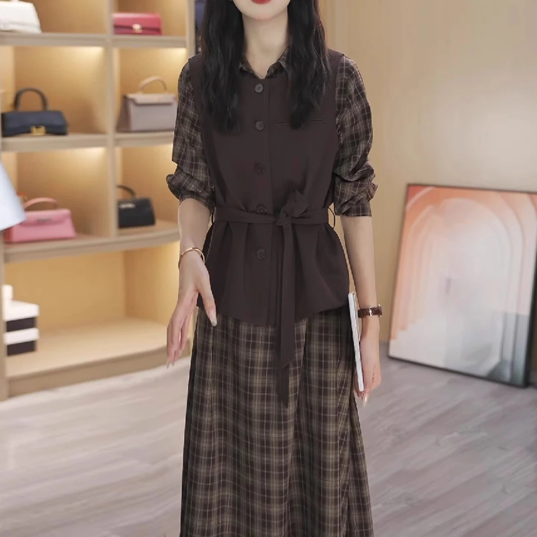 高端时尚套装女2025秋季新款端庄减龄显瘦马甲+格子连衣裙两件套