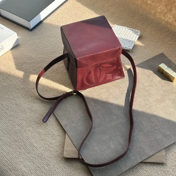 95新 LOEWE/罗意威 上海自播/罗意威单肩包