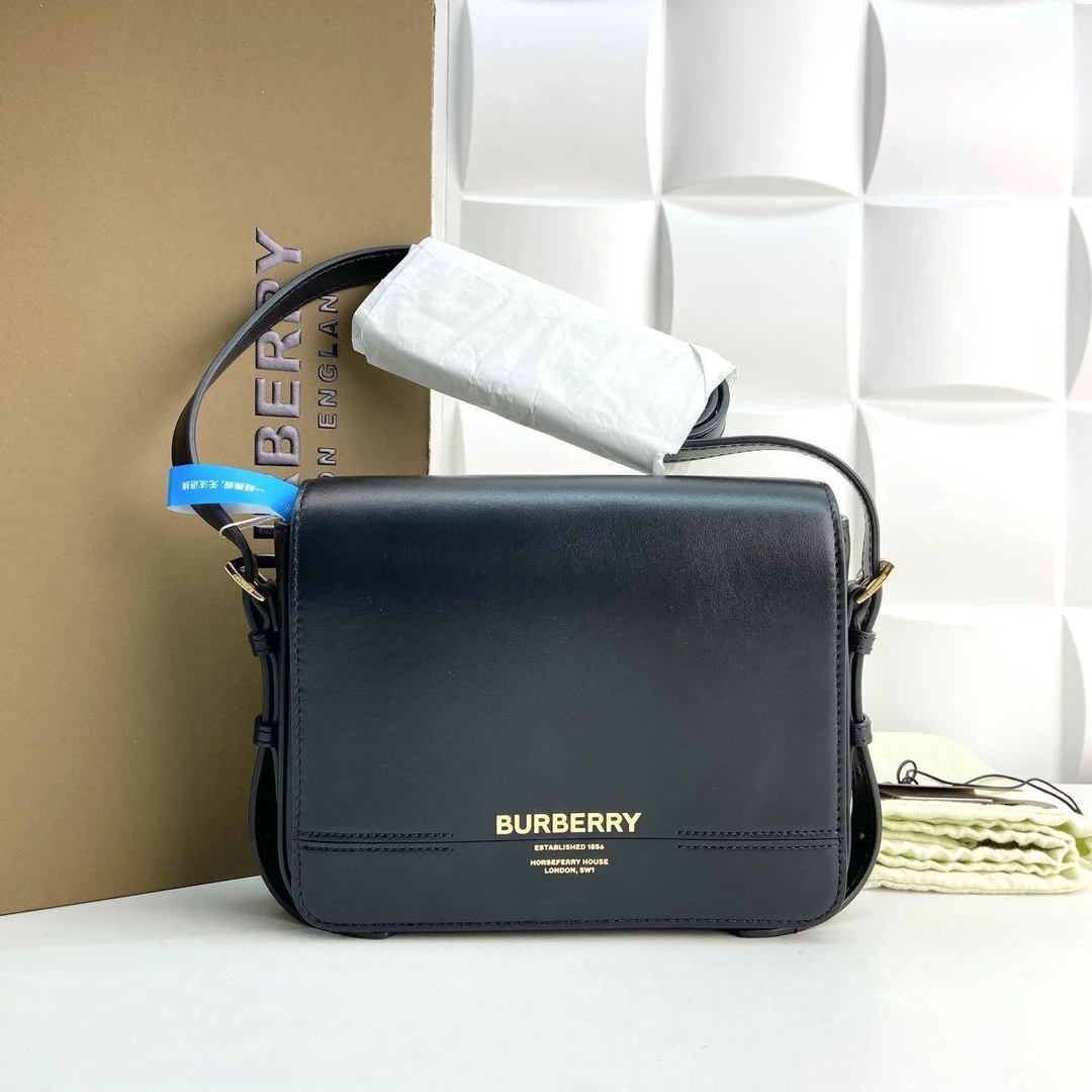 胖虎安安/博柏利/95新/公价0/箱包/斜挎包/312507260110