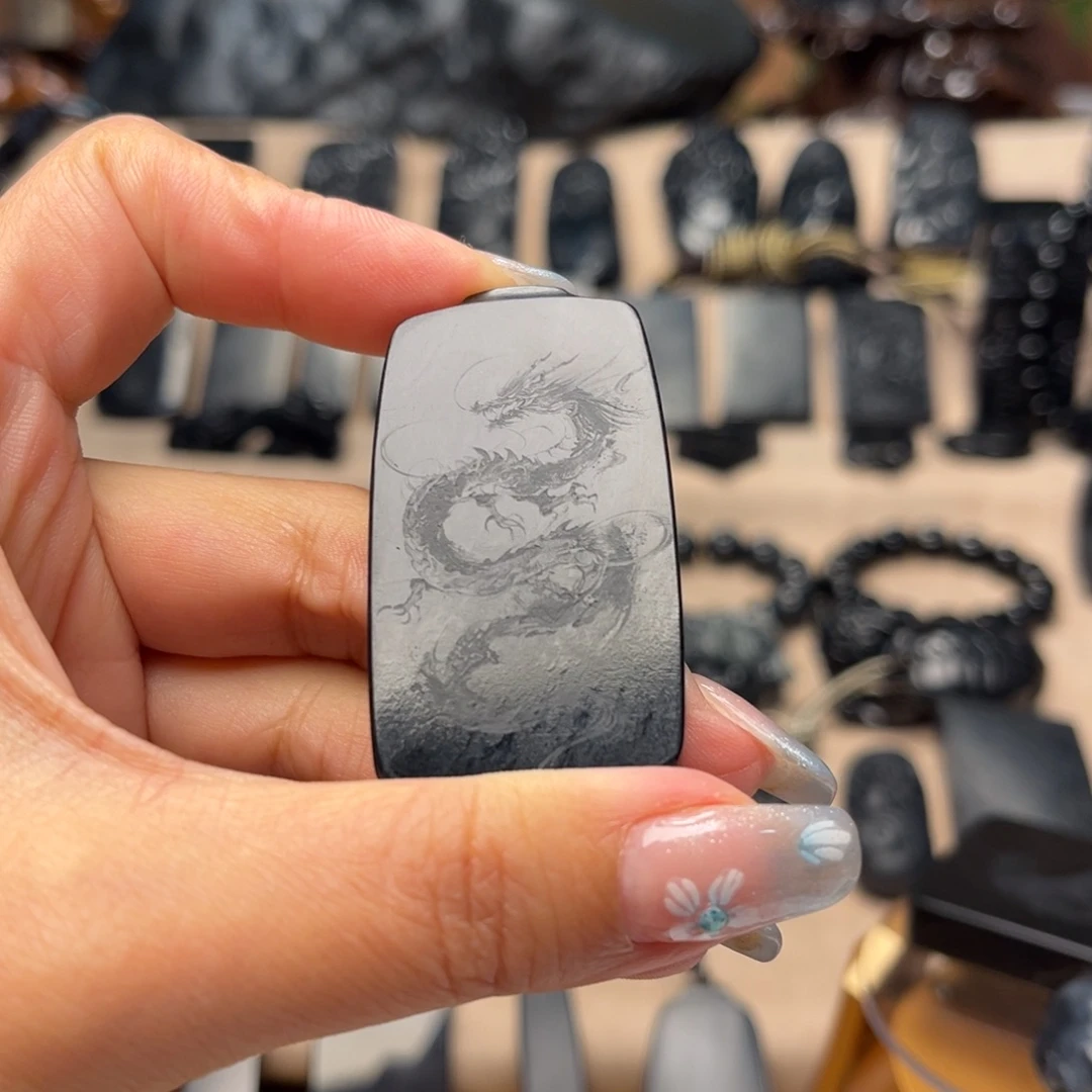 集***区和田玉（墨玉）未镶嵌包链