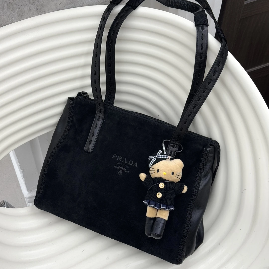 95新 Prada/普拉达 觅时/黑色麂皮暗纹单肩/118720