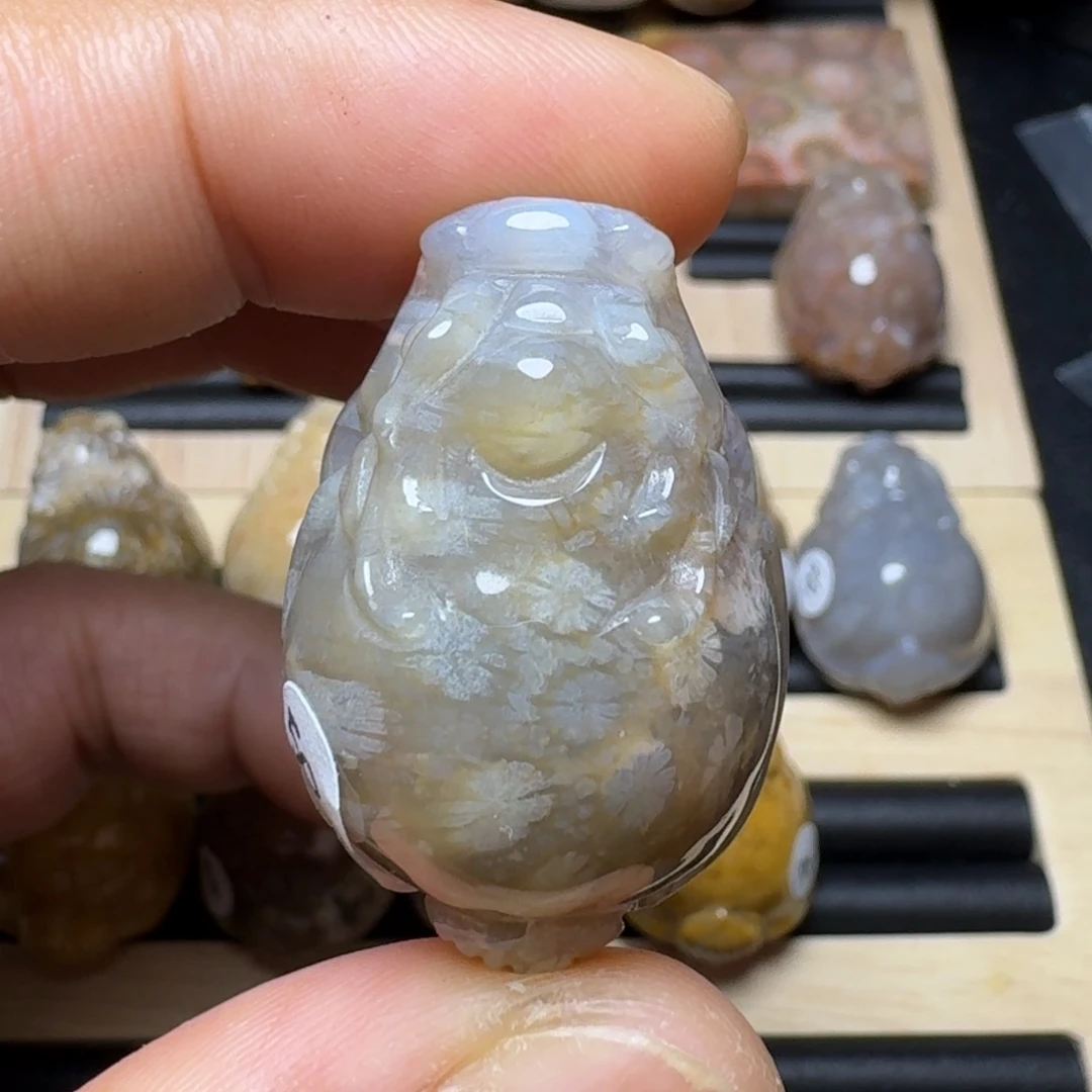 未镶嵌纯天然色有机玉石保真色硅化玉