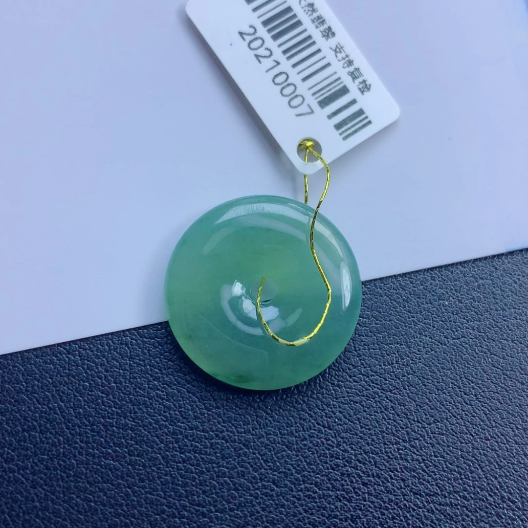 翡翠颈饰未镶嵌爱**尔平安扣