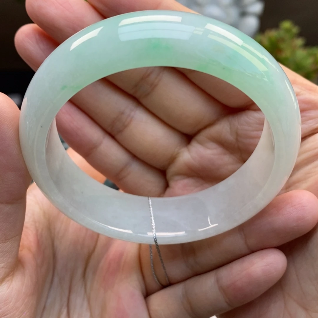 翡翠手镯未镶嵌天然