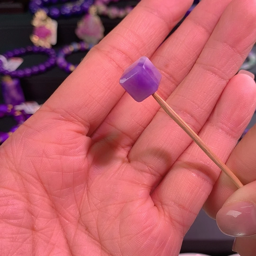 未镶嵌苏纪石（舒俱来）小魔方裸石