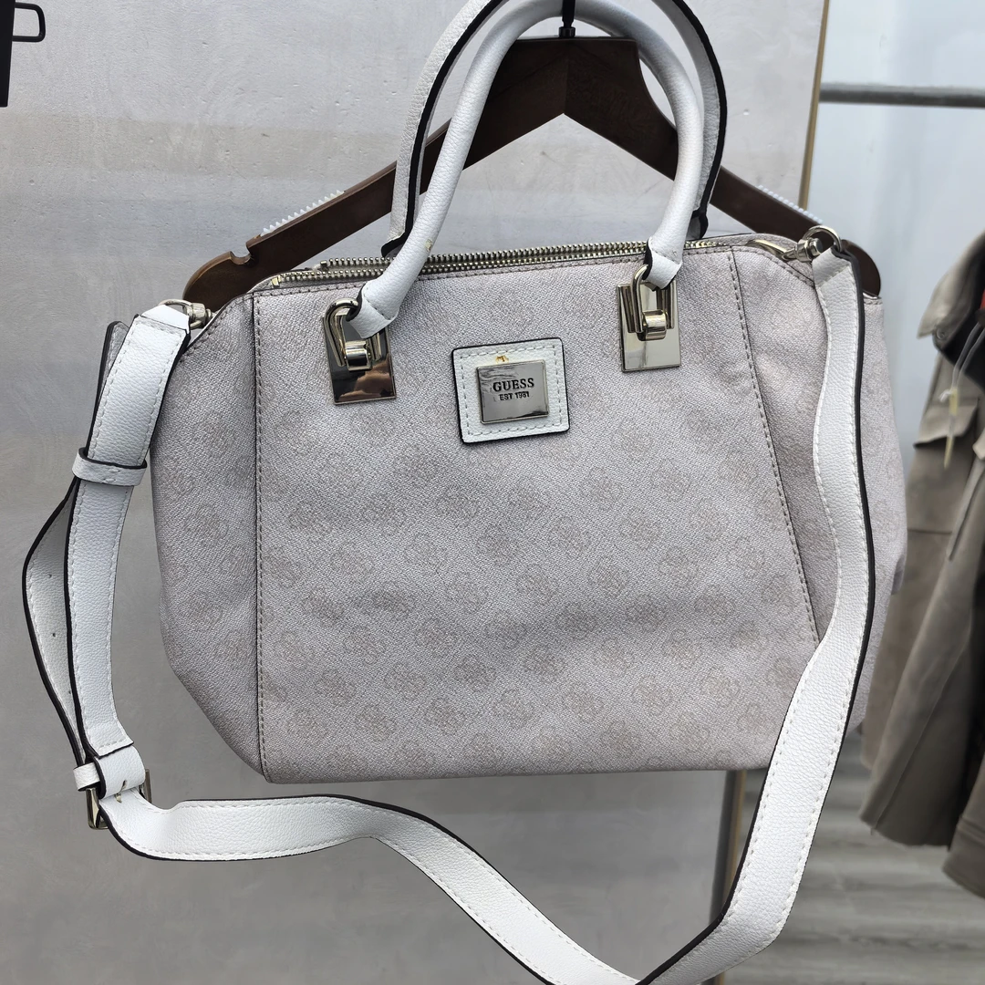 95新 maje jp1112 GUESS 白色满印皮包