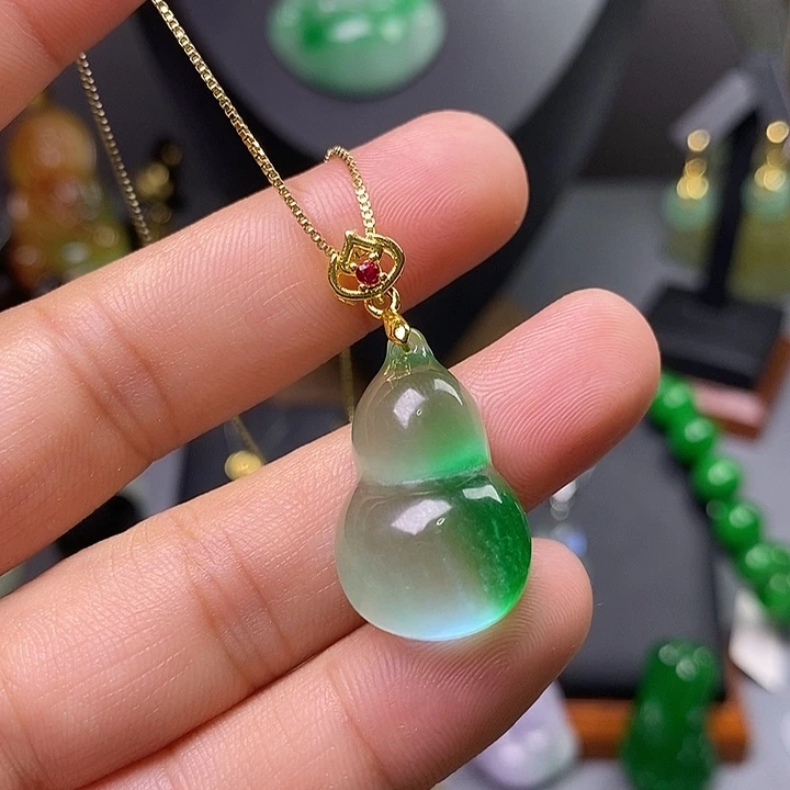 吊坠(赠链)未镶嵌翡翠