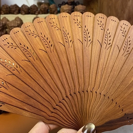 老山檀香小把苏扇带底座