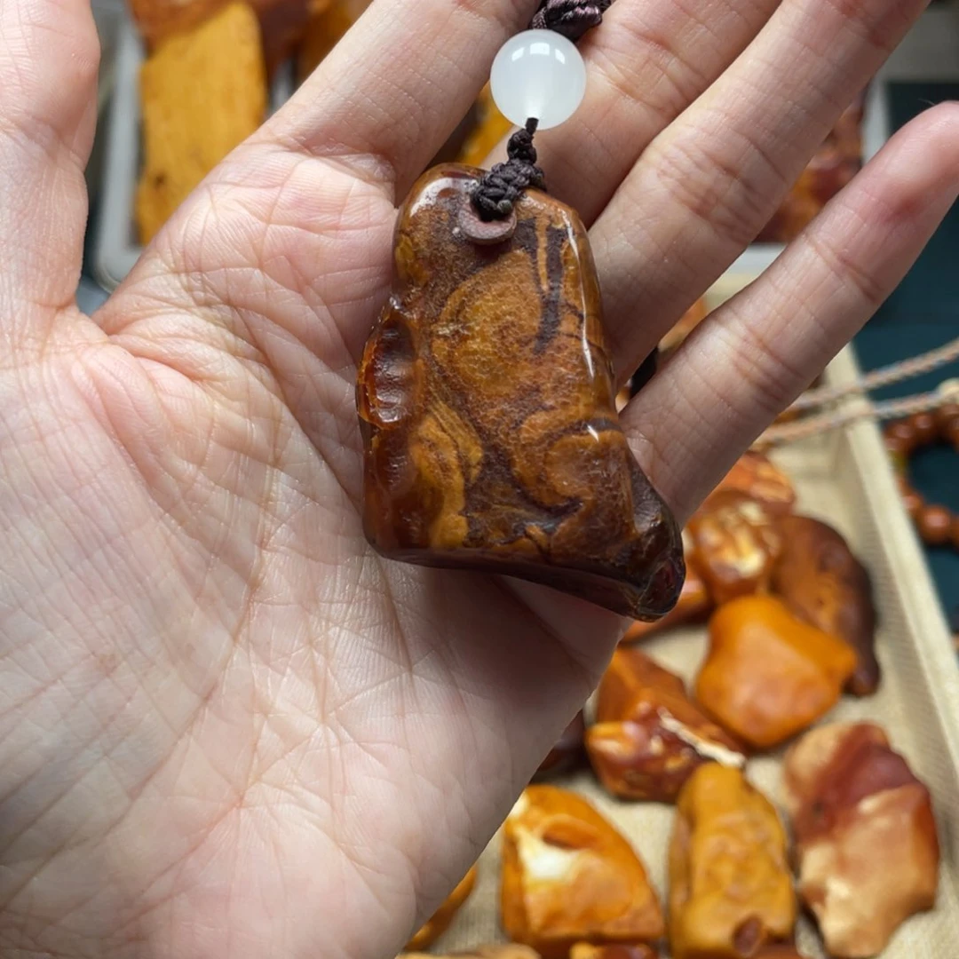 未镶嵌琥珀珠宝奇石