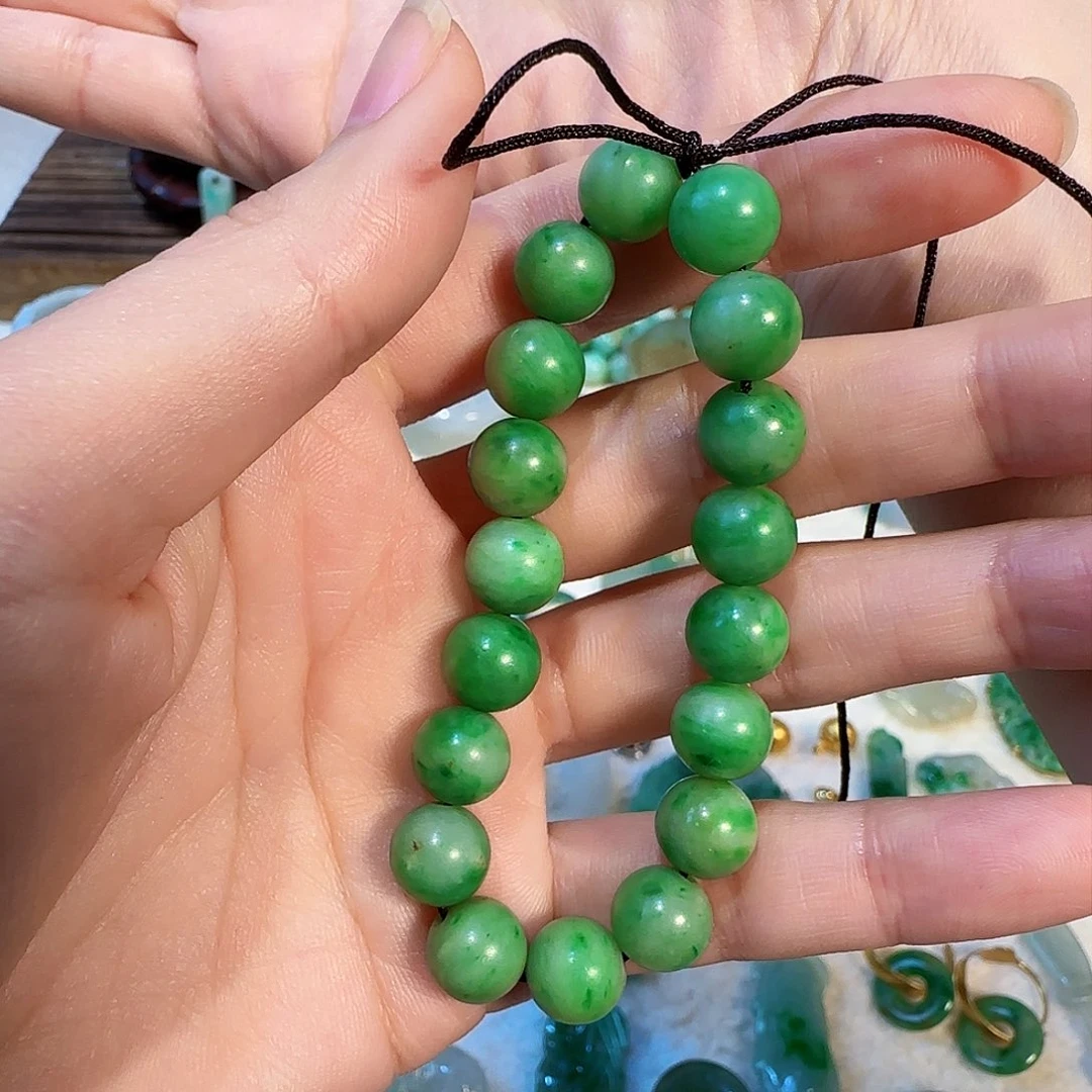 颈饰未镶嵌翡翠游*游 翡翠手串