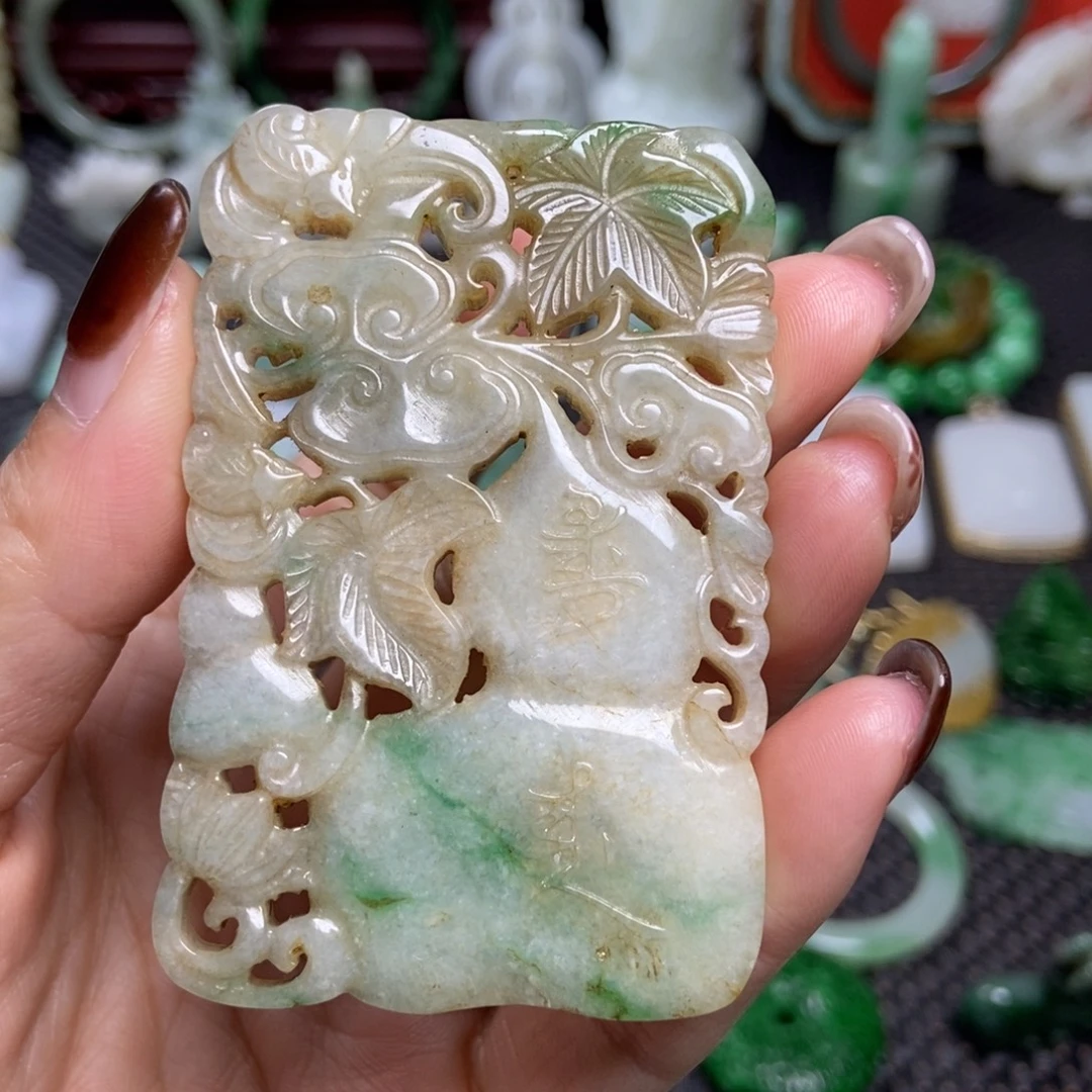 翡翠未镶嵌挂件清