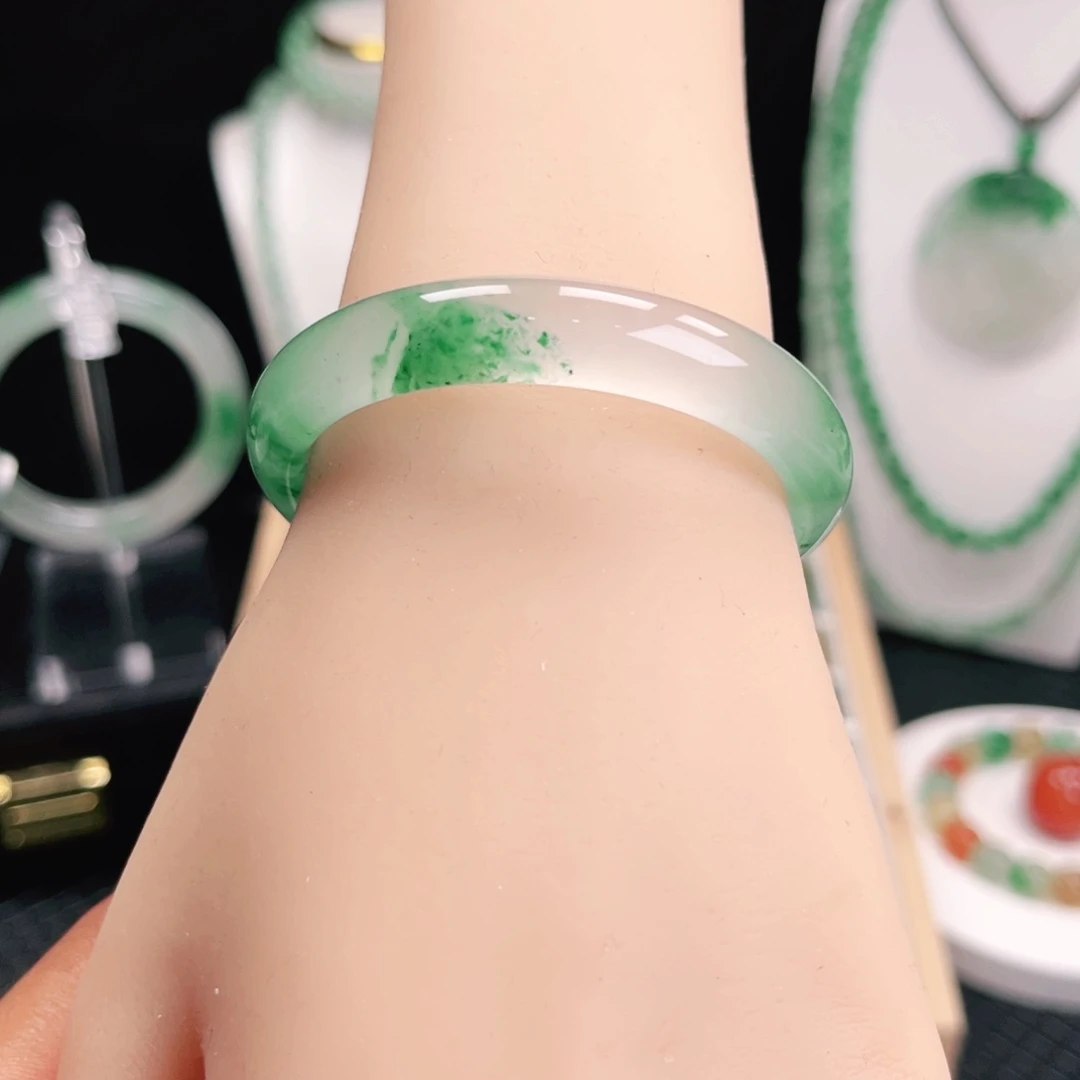 石英质玉未镶嵌手镯