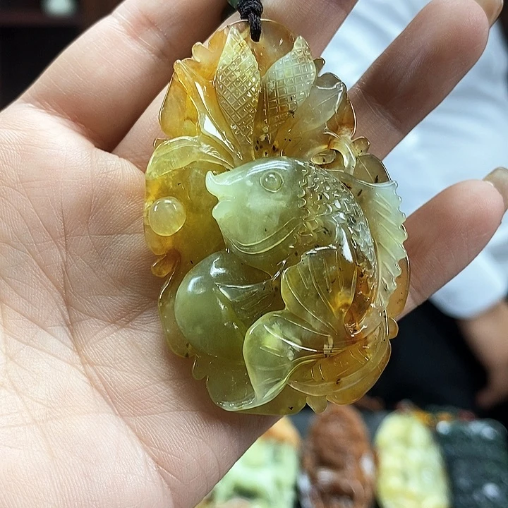 蛇纹石玉吊坠未镶嵌