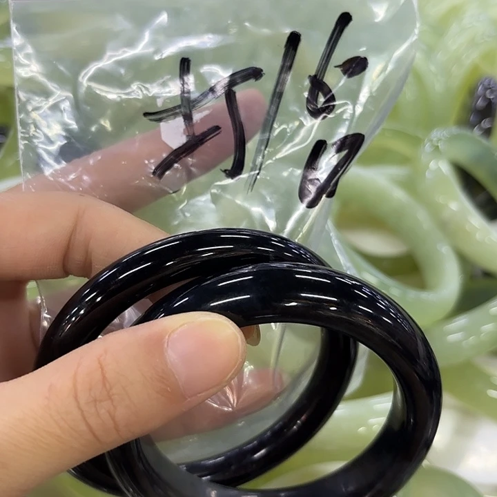 打***家未镶嵌蛇纹石玉岫玉手镯