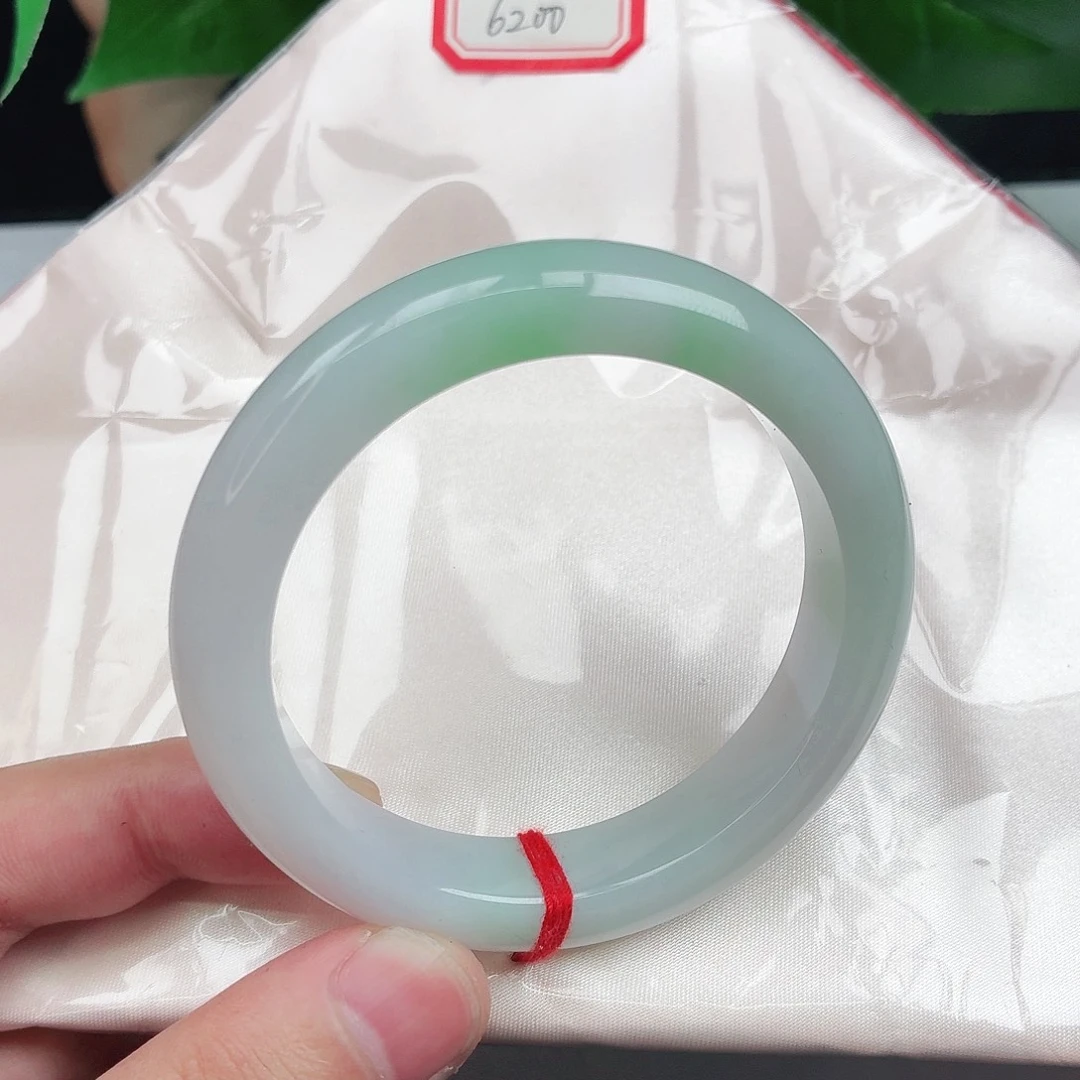 翡翠未镶嵌手镯正圈048