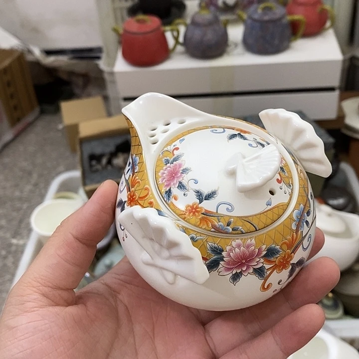 陶瓷艺术品及陶瓷壶壶