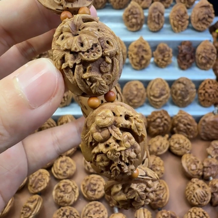 萌***新吊坠桃核桃核雕刻材质