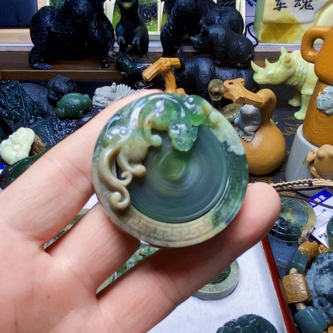 s***y蛇纹石玉未镶嵌颈饰