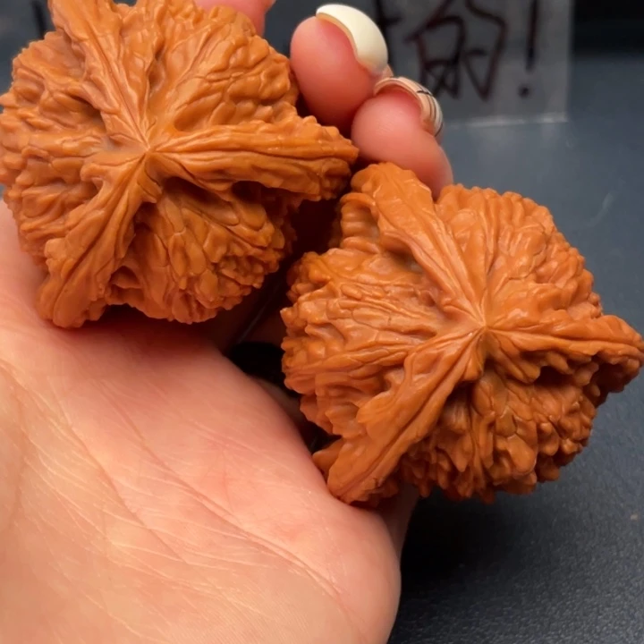 阿***洪文玩核桃吊坠白狮子