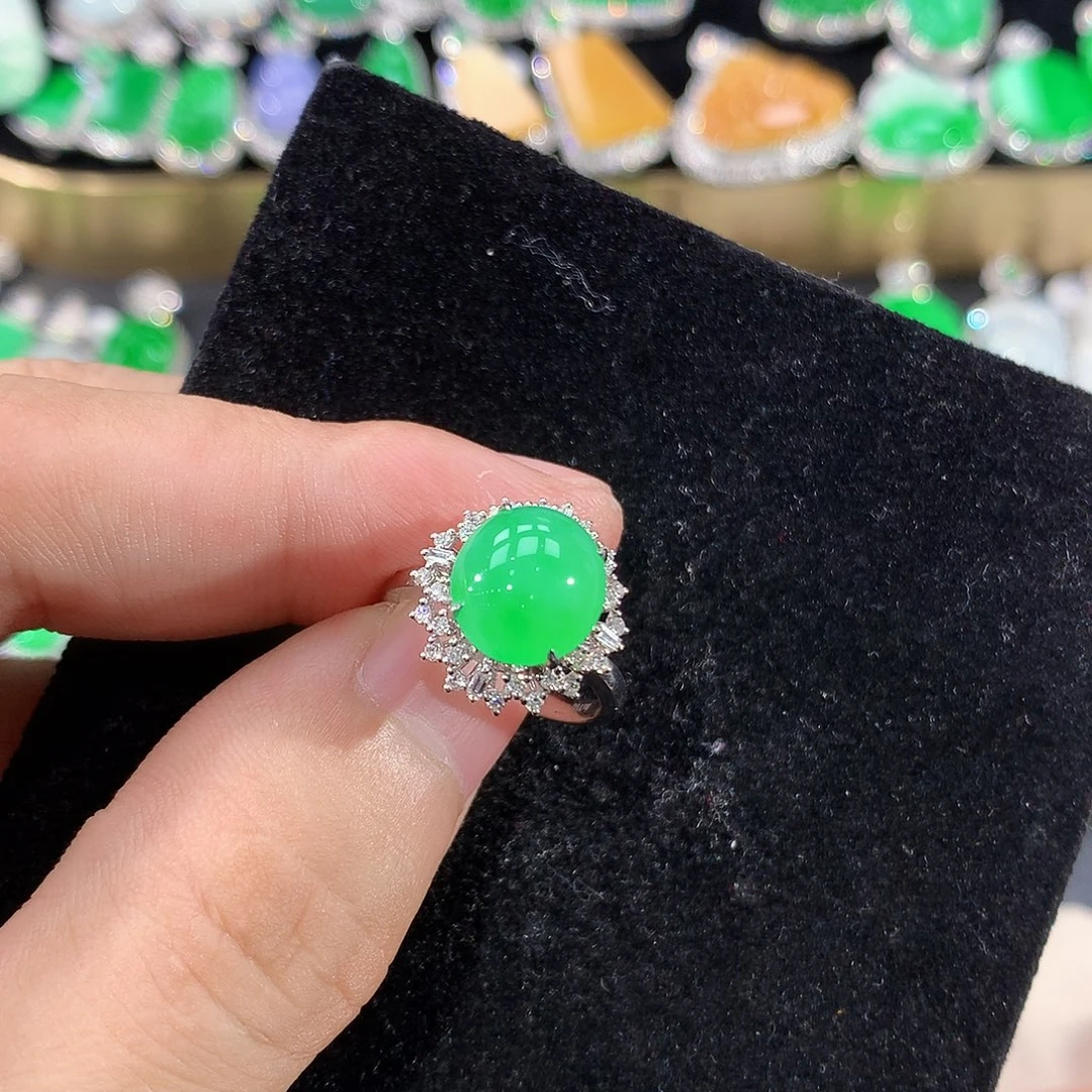 翡翠18K金镶嵌戒指