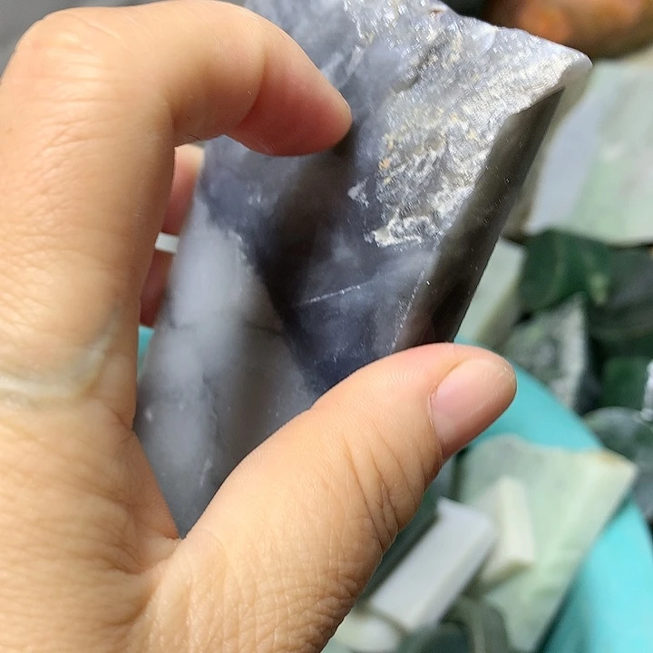 颈饰未镶嵌和田玉（糖玉）