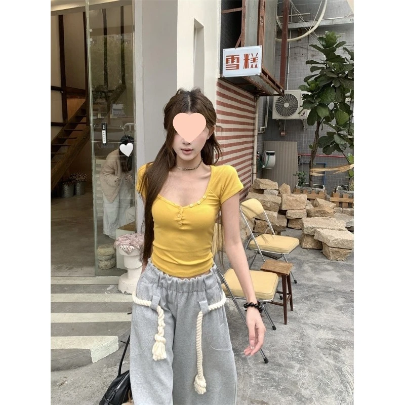 桃心领修身短袖T恤女春夏季2025新款短袖通勤显瘦款上衣