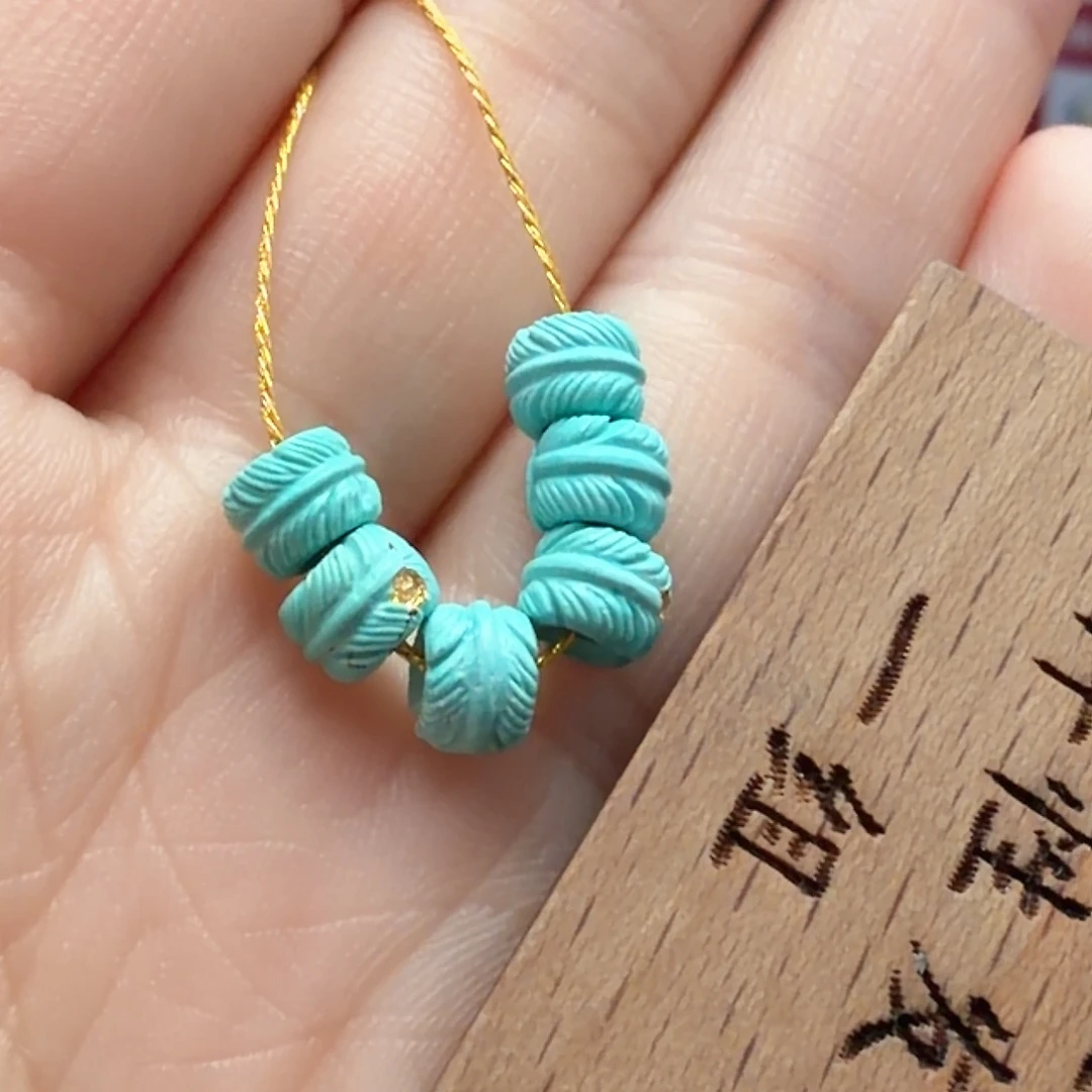 绿松石未镶嵌颈饰