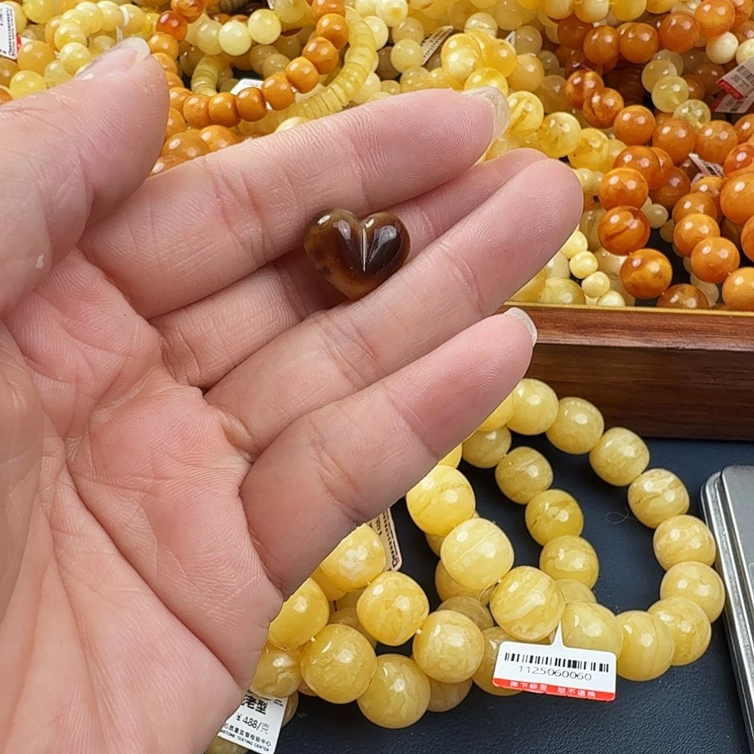 琥珀未镶嵌珠宝奇石