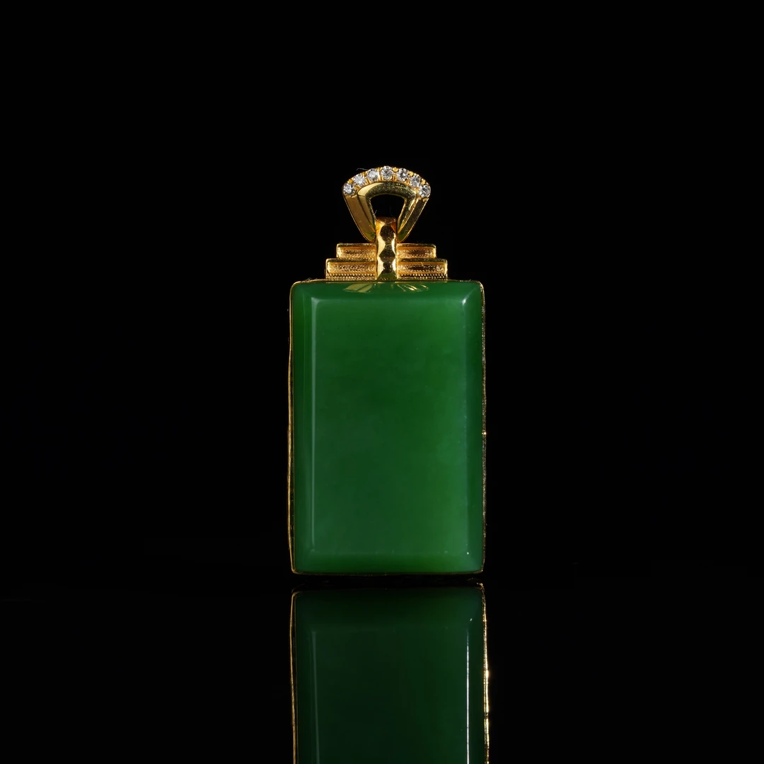 【鹿鸣】碧瑜 | 18k金碧玉无事牌吊坠 17*11.5*5.5mm 不含链 G99