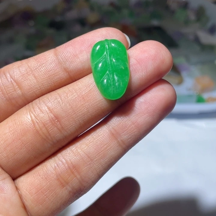 翡翠未镶嵌颈饰吊坠