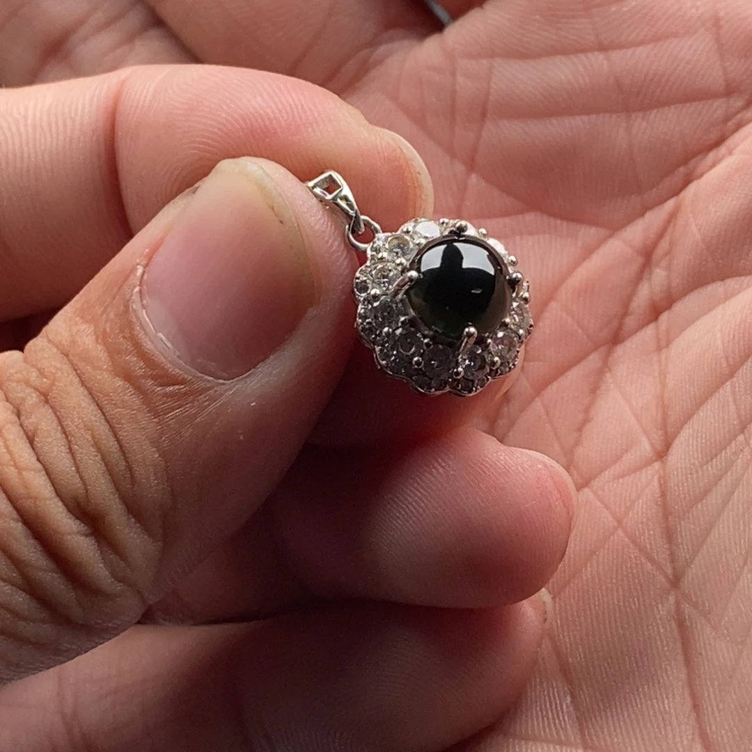 颈饰未镶嵌翡翠蛋面吊坠