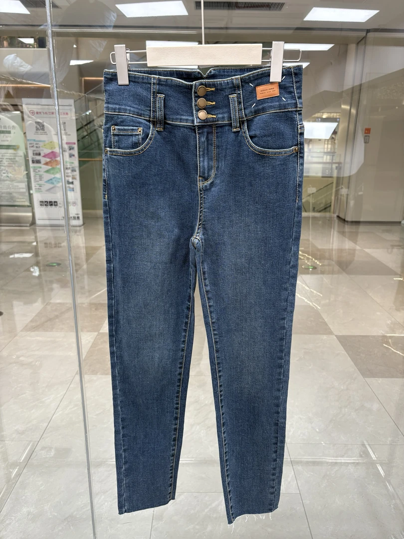 迪品牌牛仔裤X552090