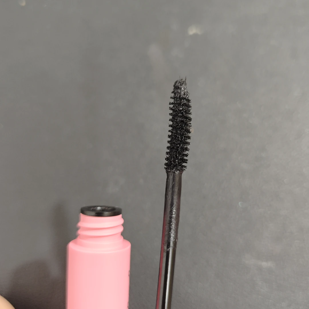 菲 粉红盒睫毛膏黑色#01
