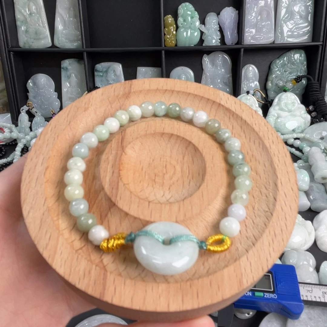 翡翠未镶嵌手链瑕疵