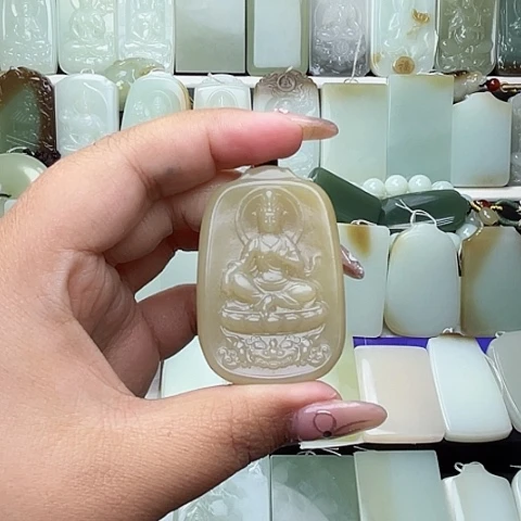 颈饰未镶嵌和田玉