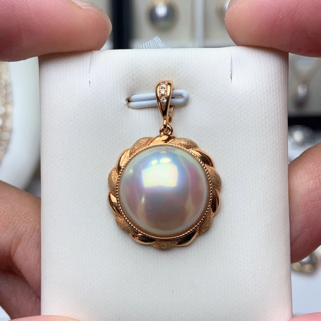 大***水18K金镶嵌拼合珍珠（马贝珠）颈饰