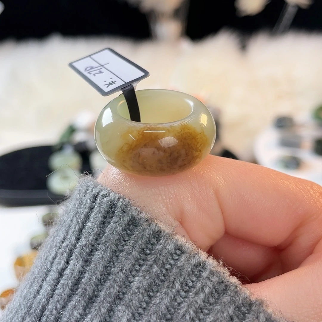 董***姐和田玉未镶嵌戒指k17蓝糖轮胎16.2mm