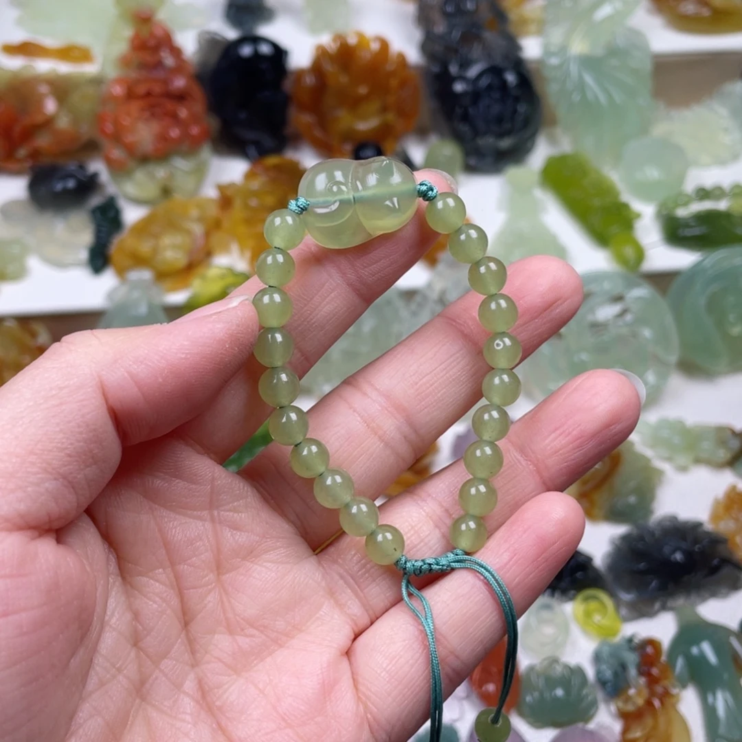 蛇纹石玉未镶嵌颈饰