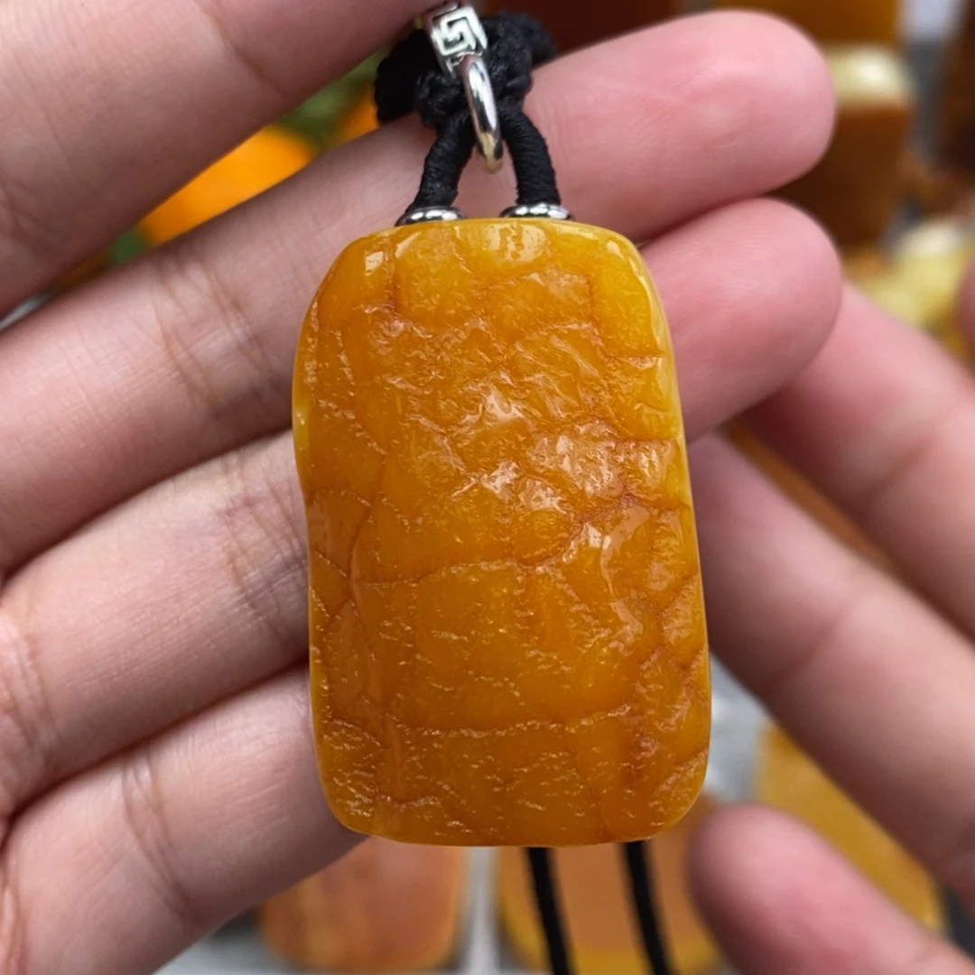 琥珀吊坠(赠链)未镶嵌