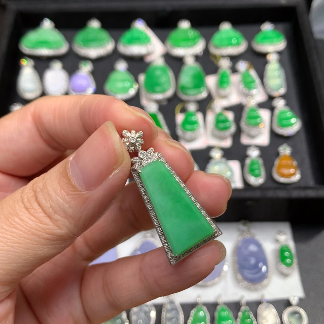 翡翠18K金镶嵌吊坠(不含链)