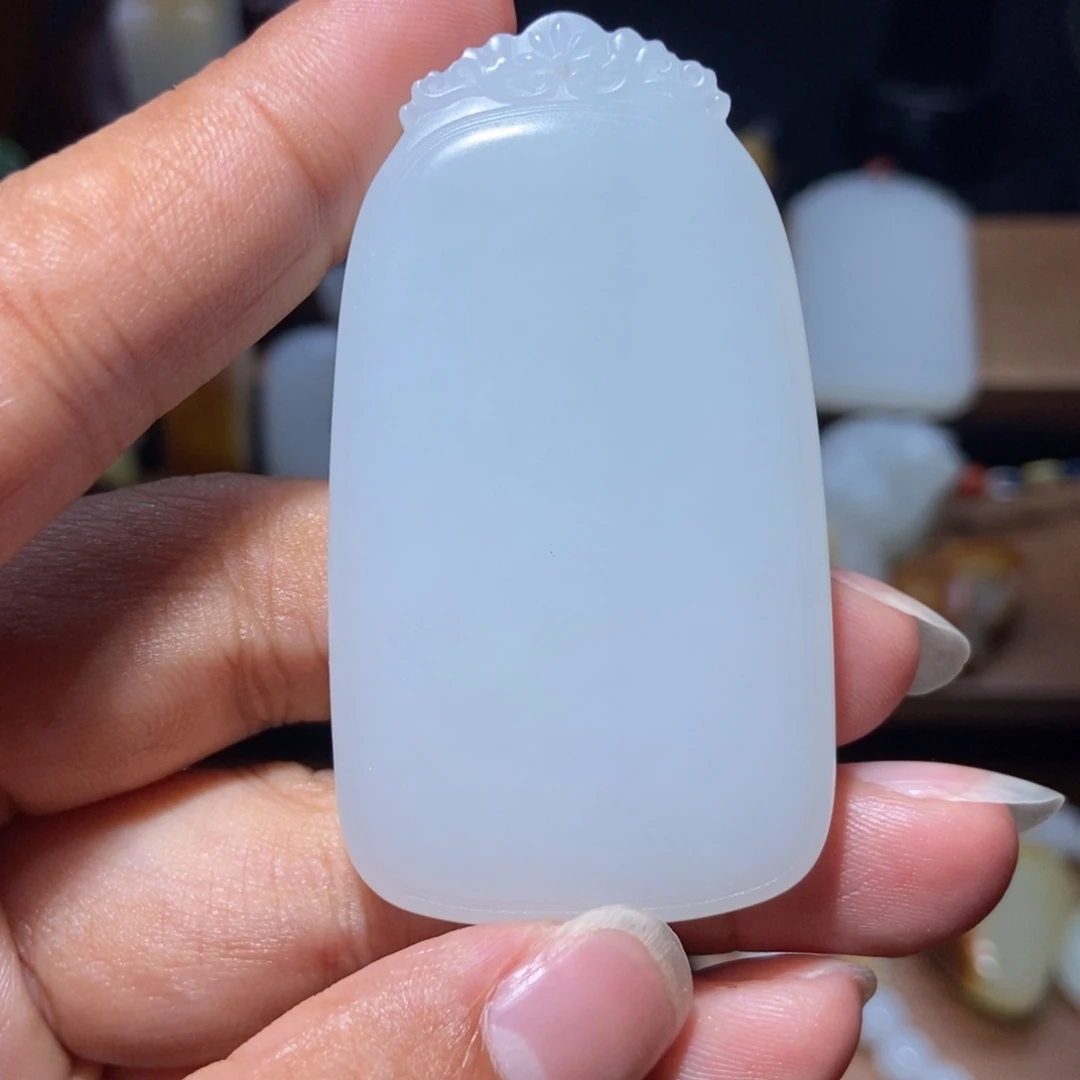 孙***空和田玉未镶嵌颈饰