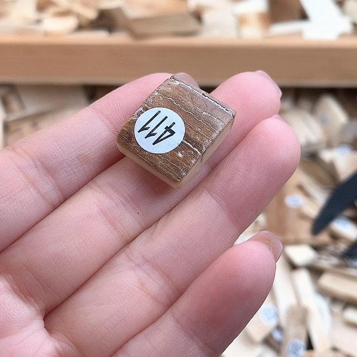 泥塑不打孔联系客服