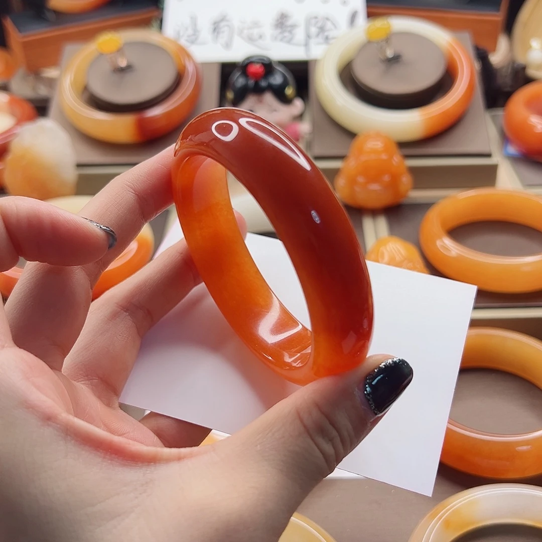 平***福石英质玉（黄龙玉）未镶嵌手镯