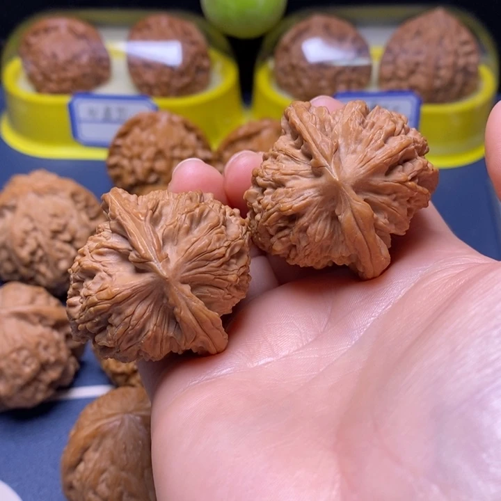 文玩核桃把件马老四