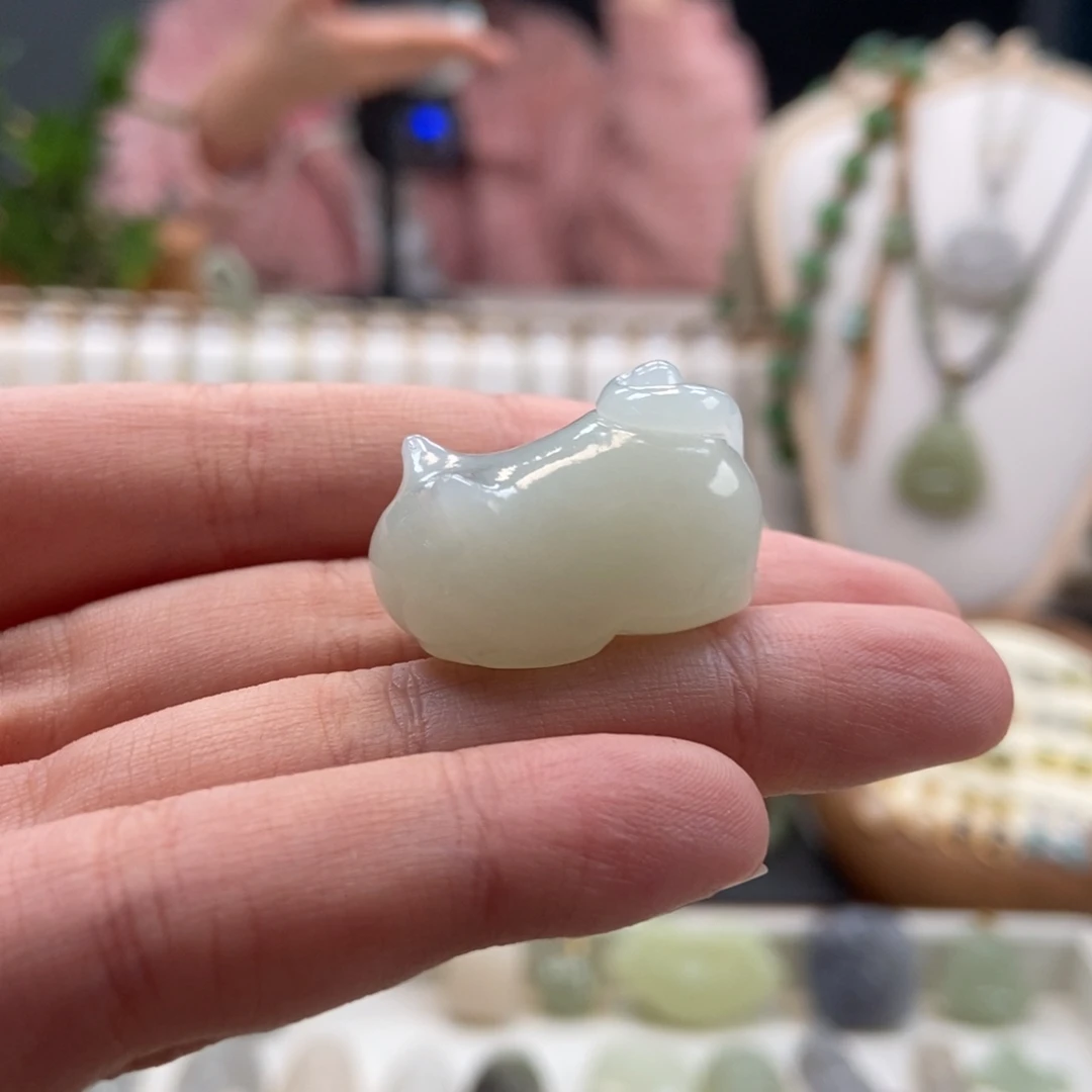 积***兽和田玉未镶嵌颈饰