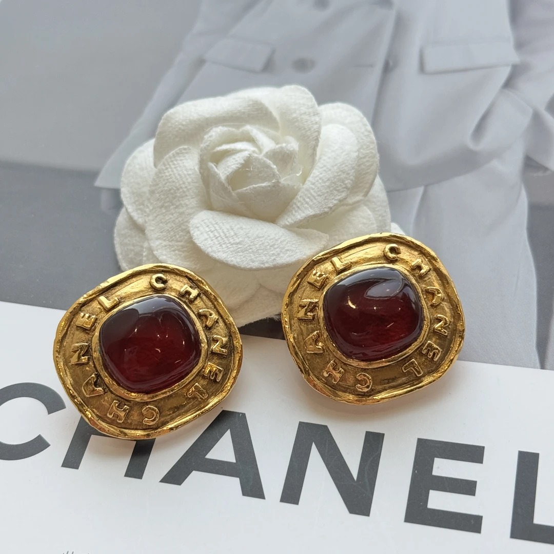 95新 Chanel/香奈儿 香奈儿方形红色古法琉璃耳夹/x00926