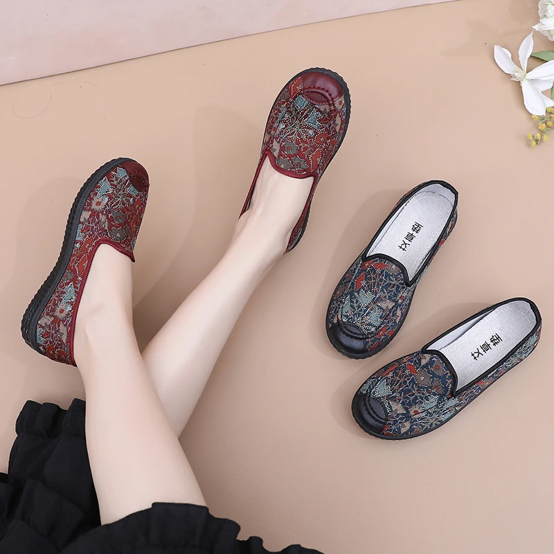 2025春季布鞋防滑奶奶鞋透气软底绣花中老年妈妈鞋休闲舒适单鞋
