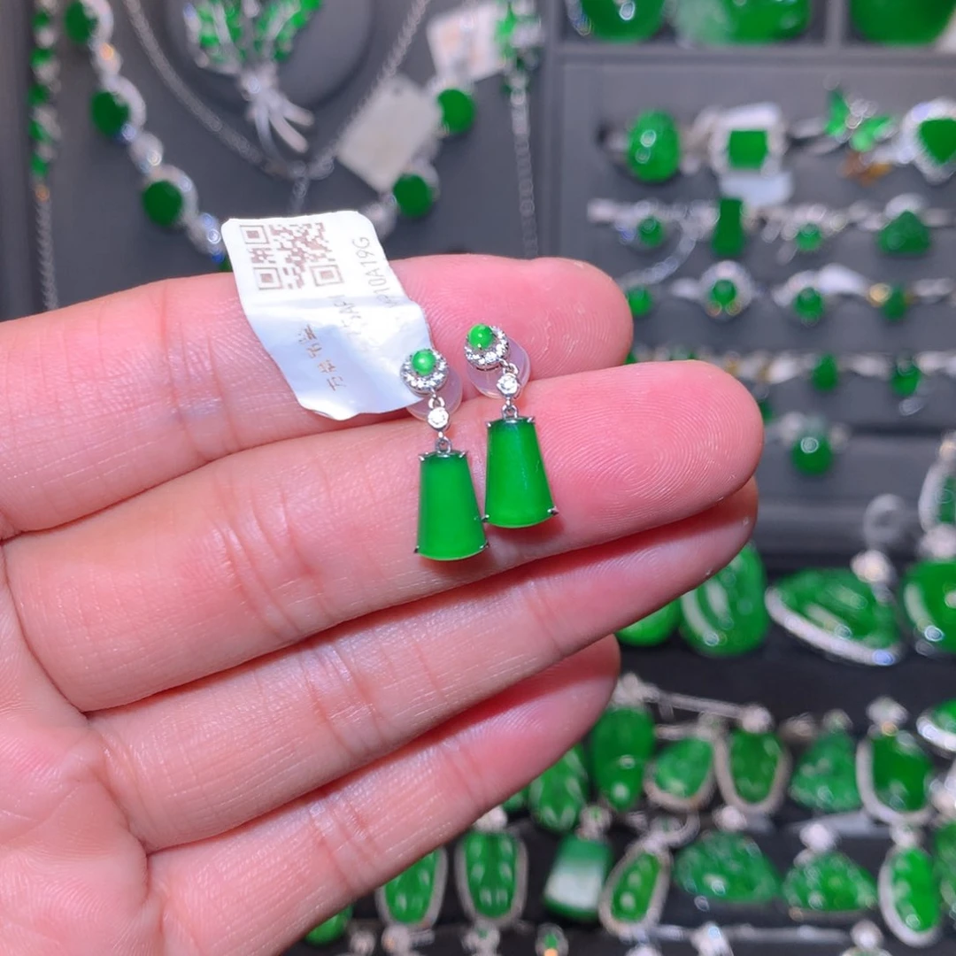 翡翠18K金镶嵌耳钉天然翡翠